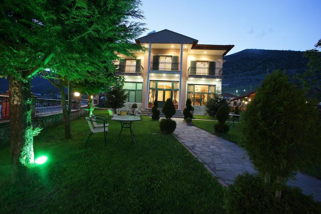 Krystal Hotel Krystallopigí Екстериор снимка